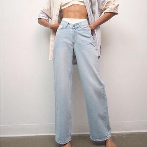 Dipped V-front Wide Leg Jean